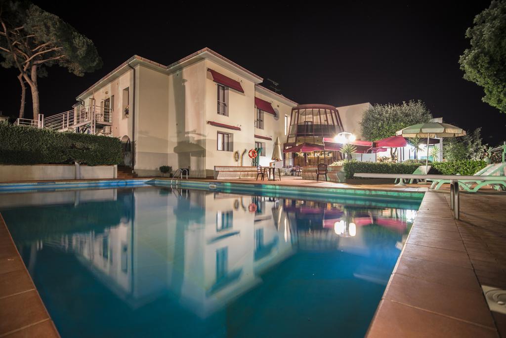 Hotel Kon Tiki 산빈첸초 외부 사진